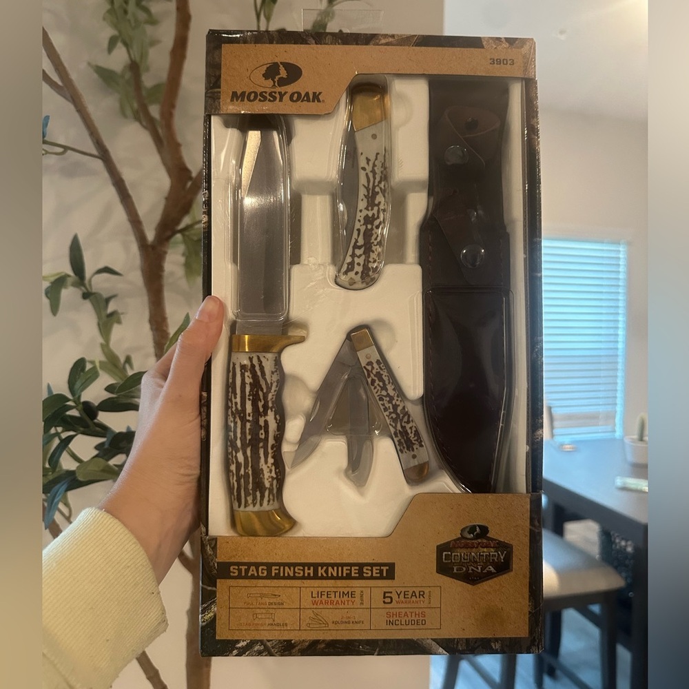 Mossy Oak Stag Finish Knife Set with Gold and Brown Accents